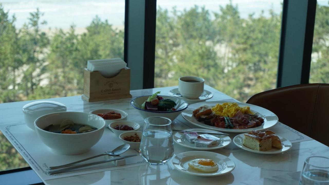 C-One Resort Jaeundo Sinan Екстериор снимка